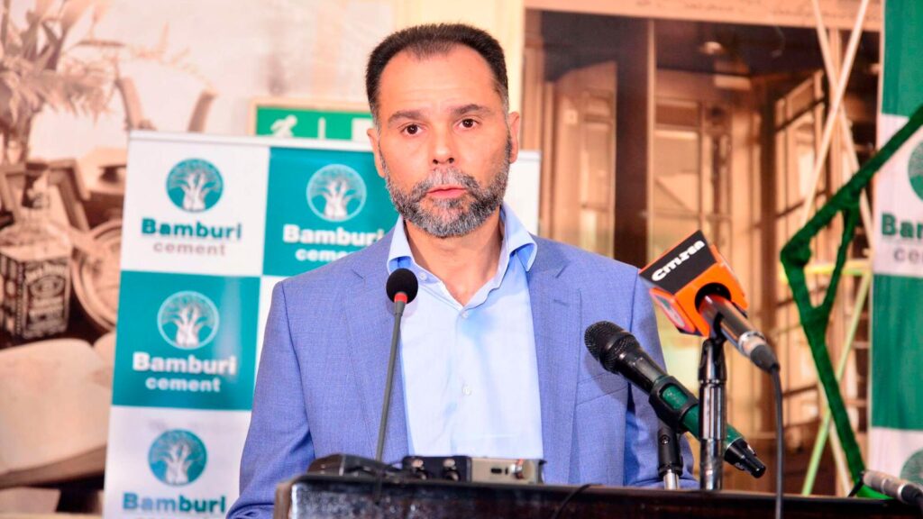 Explorez le parcours exceptionnel de Seddiq Hassani, dirigeant de LafargeHolcim, un leader marocain influent, et son impact sur l'innovation et le développement durable en Afrique et au Maroc.