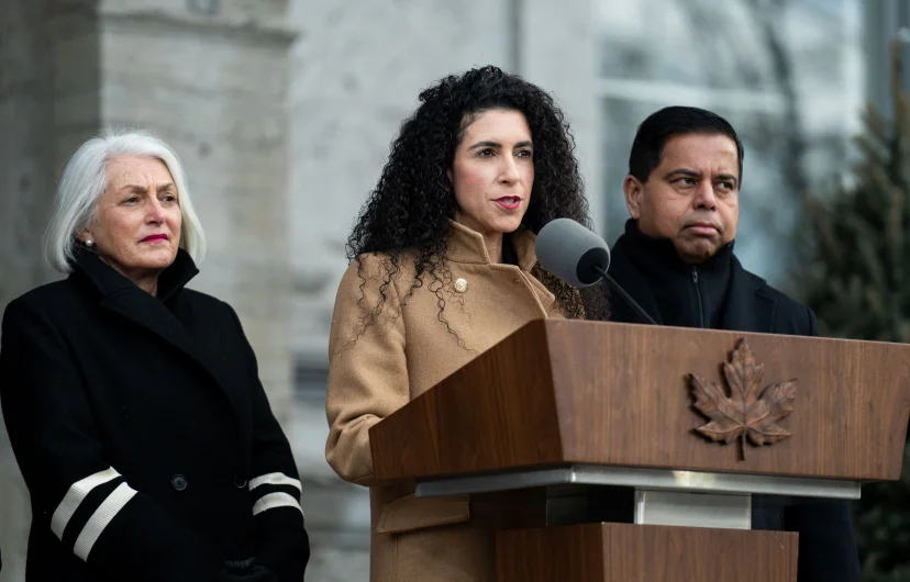 Fille d’immigrés marocains, Rachel Bendayan devient ministre de l’Immigration du Canada, incarnant diversité, mérite et engagement politique.